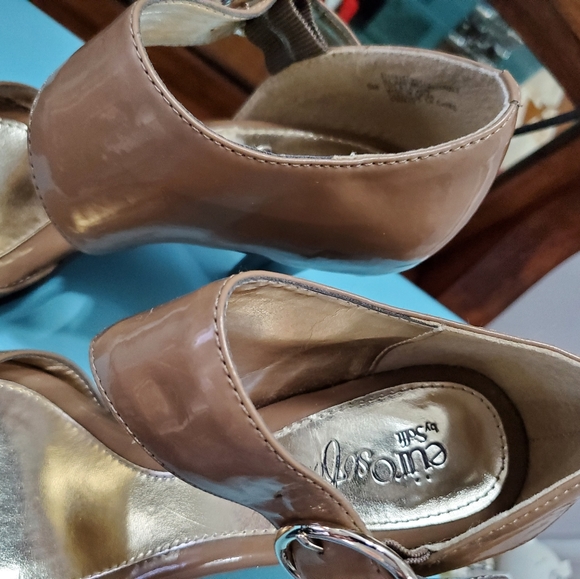 Open Toe Heel - Picture 3 of 3